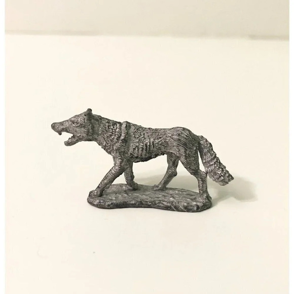 Vtg Wolf Miniature  Metal Figure Dungeons And Dragons Role Playing - Picture 1 of 7
